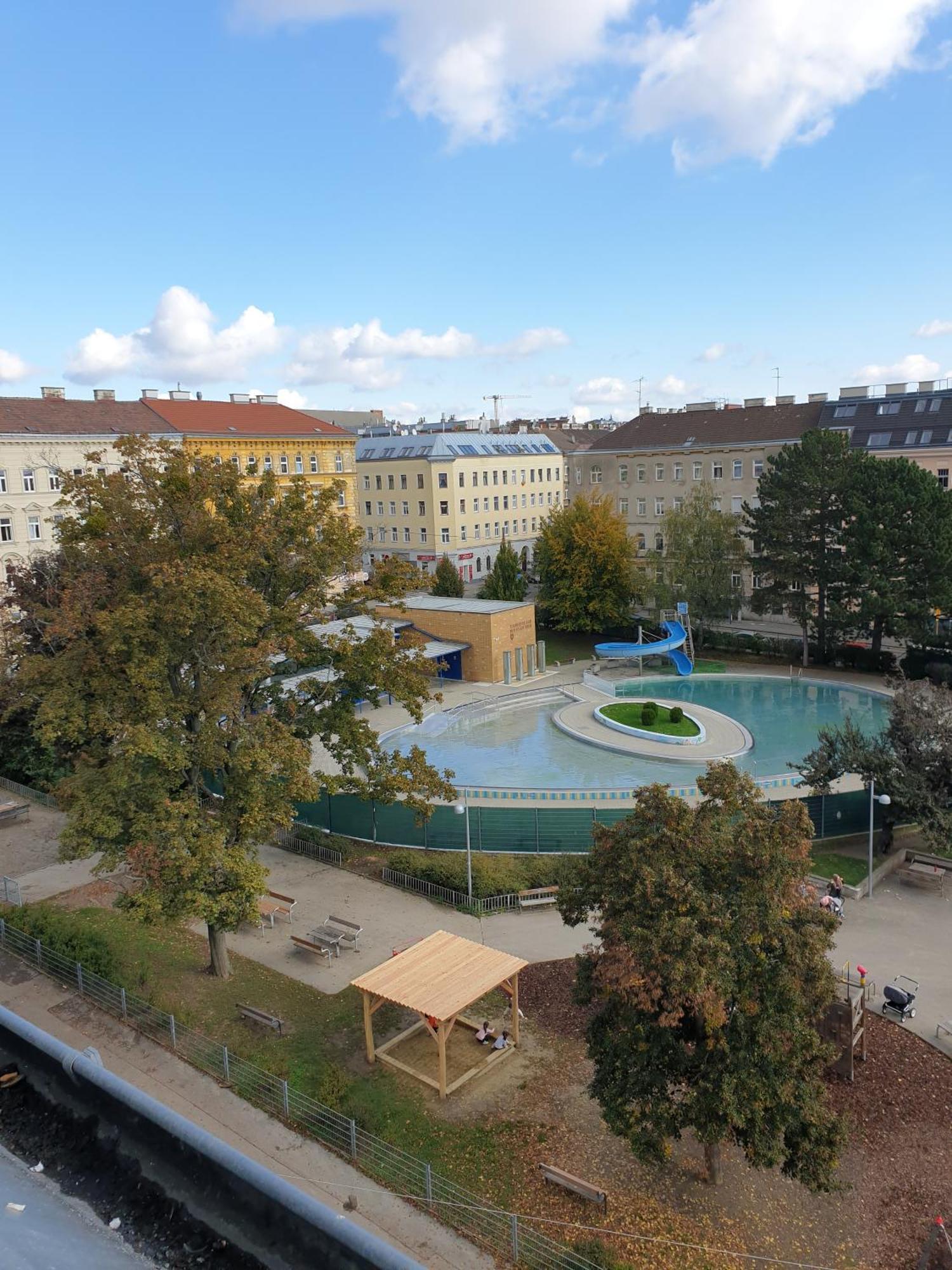 Helles Mit Dachterrasse Nahe Schoenbrunn Vienna