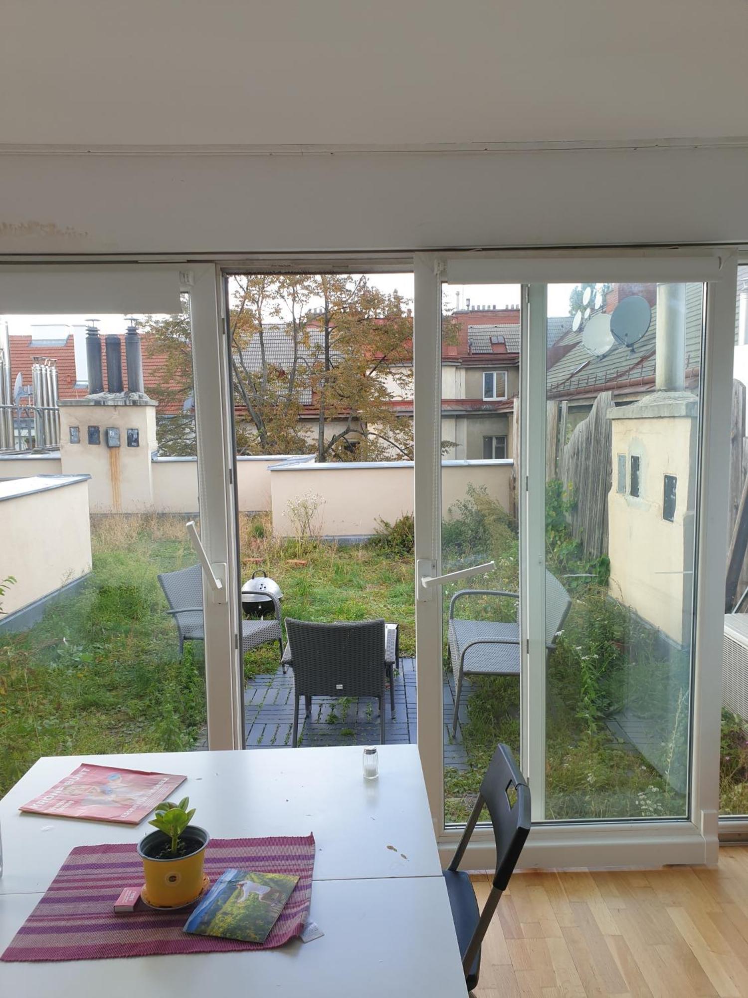 Helles Mit Dachterrasse Nahe Schoenbrunn Habitación en casa particular Viena